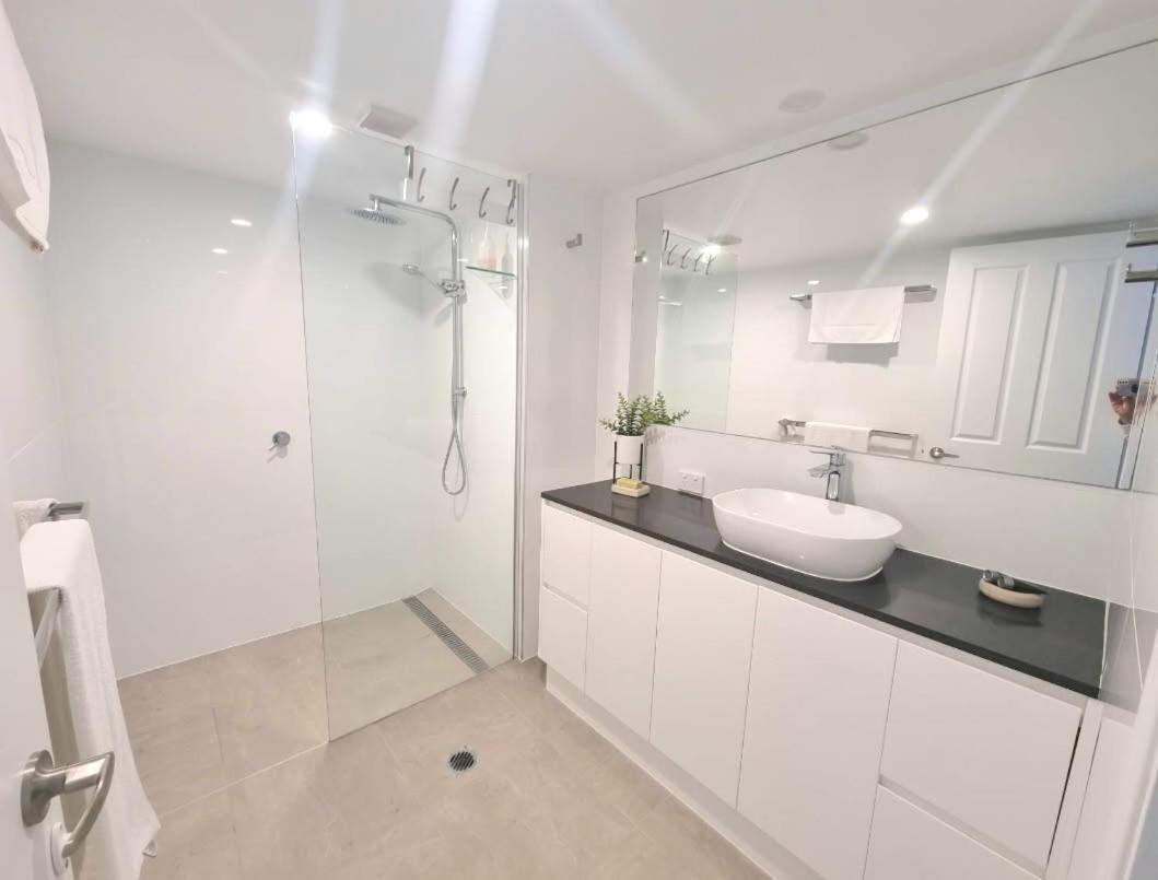 On The River Apartments Maroochydore Extérieur photo